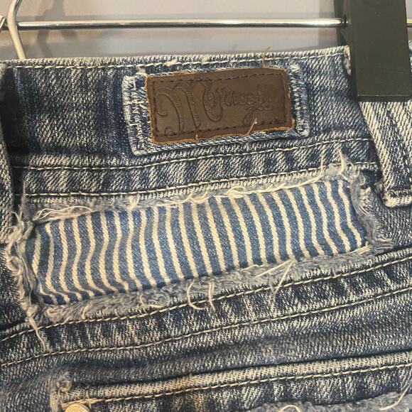 Miss Me Blue Seville Fringe Bermuda Stripe Detail Denim Jean Shorts Women Sz 27 - Picture 15 of 16